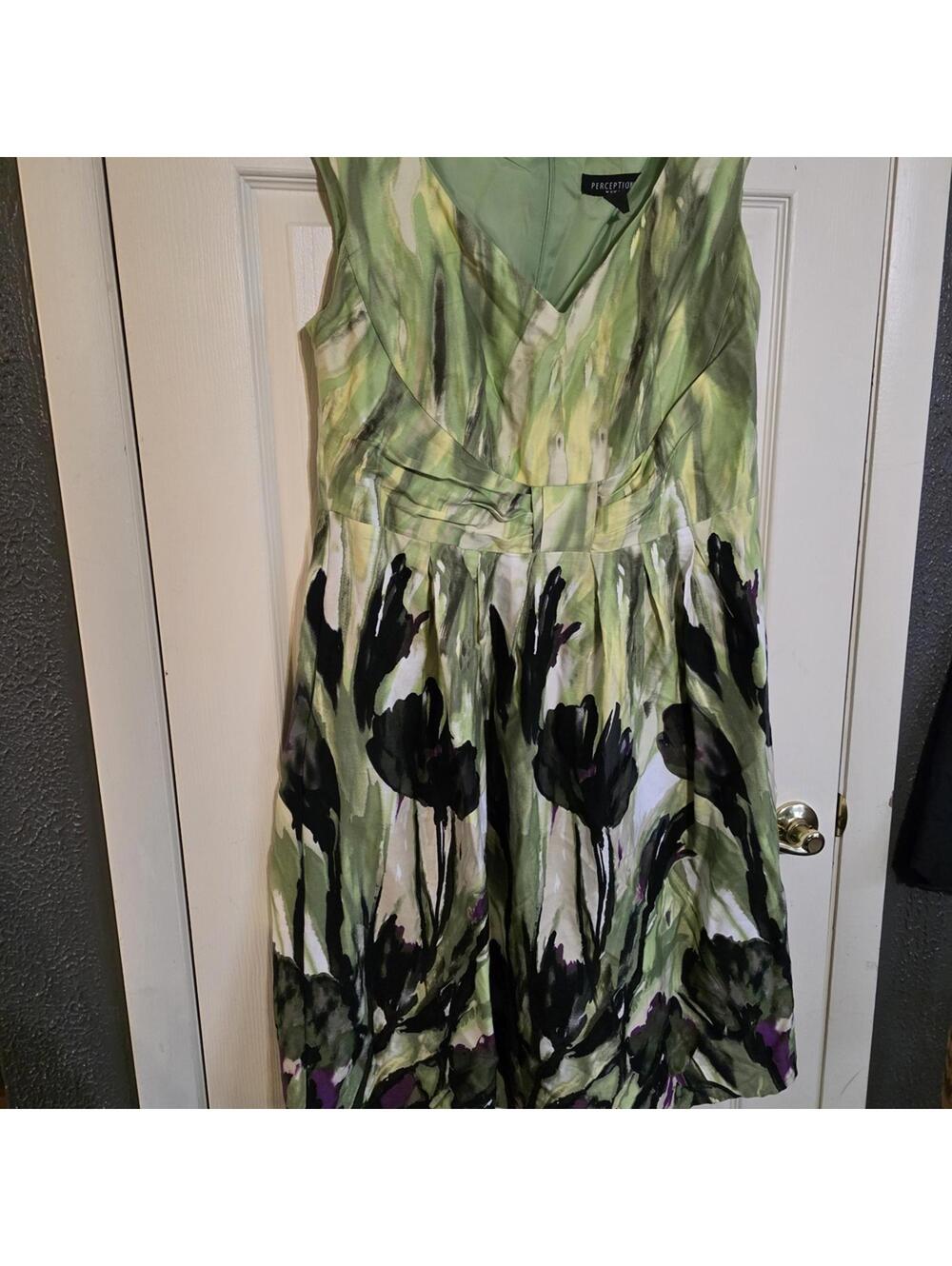 Perceptions Women's Sleeveless V-Neck Midi Dress with Painterly Floral Print, 14